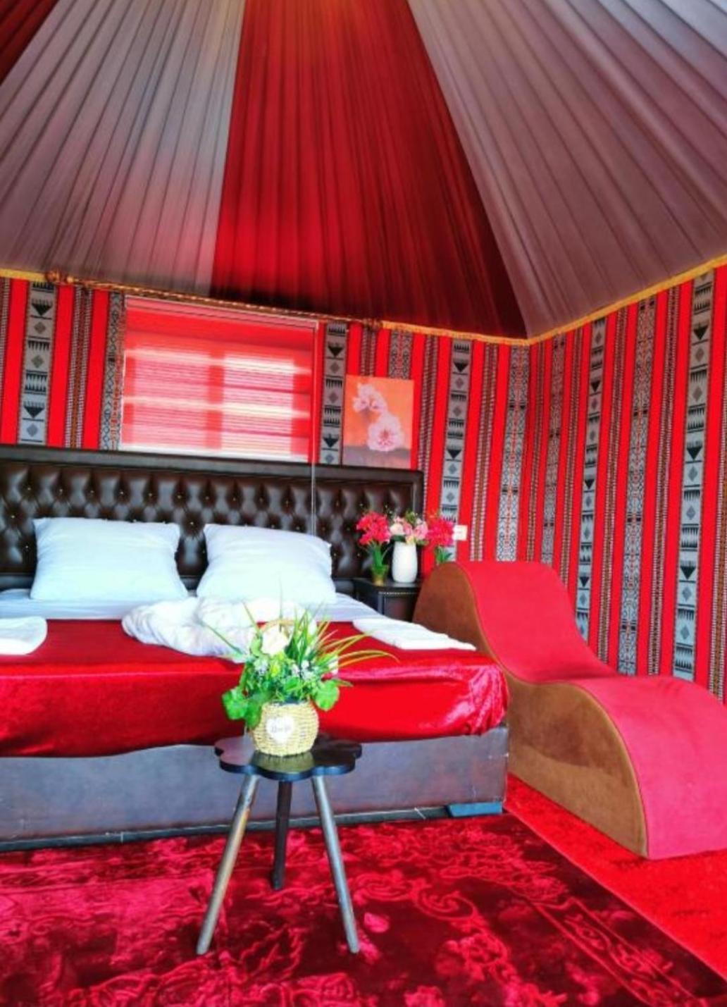 Titanic Camp Bed & Breakfast Wadi Rum Exterior photo
